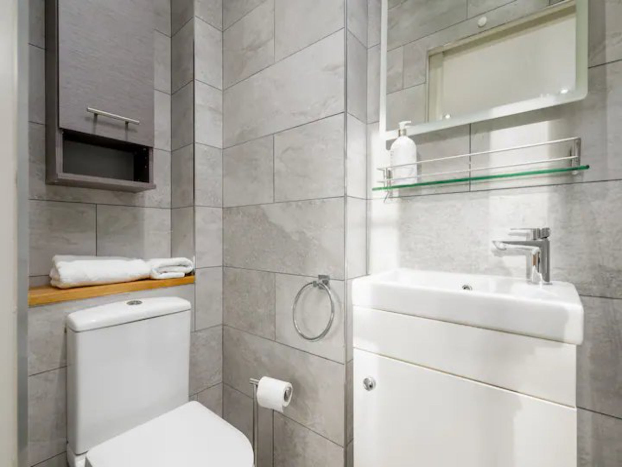Historic Ramsay Garden Apt With Balcony Views - Pass the Keys in 5/4 Ramsay Gardens, EH1 2NA EH1 2NA - Property image 69 - VivreStays