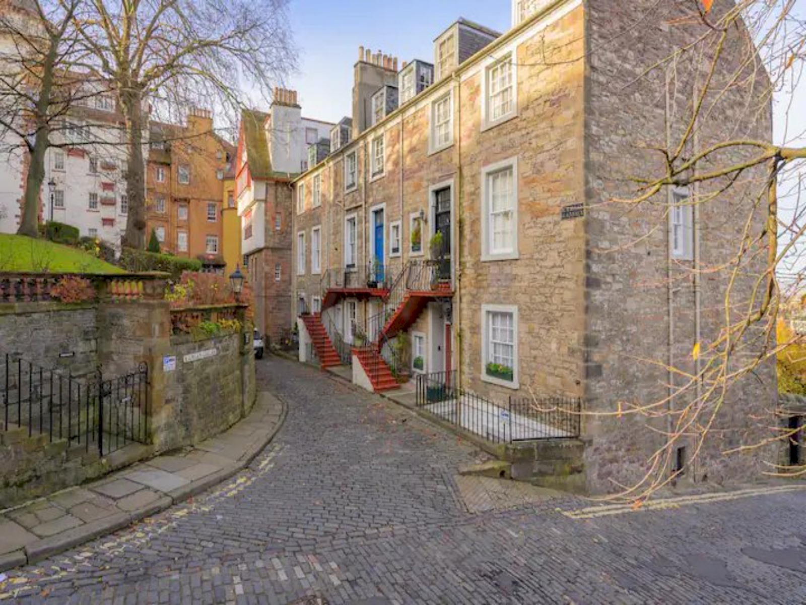 Historic Ramsay Garden Apt With Balcony Views - Pass the Keys in 5/4 Ramsay Gardens, EH1 2NA EH1 2NA - Property image 65 - VivreStays