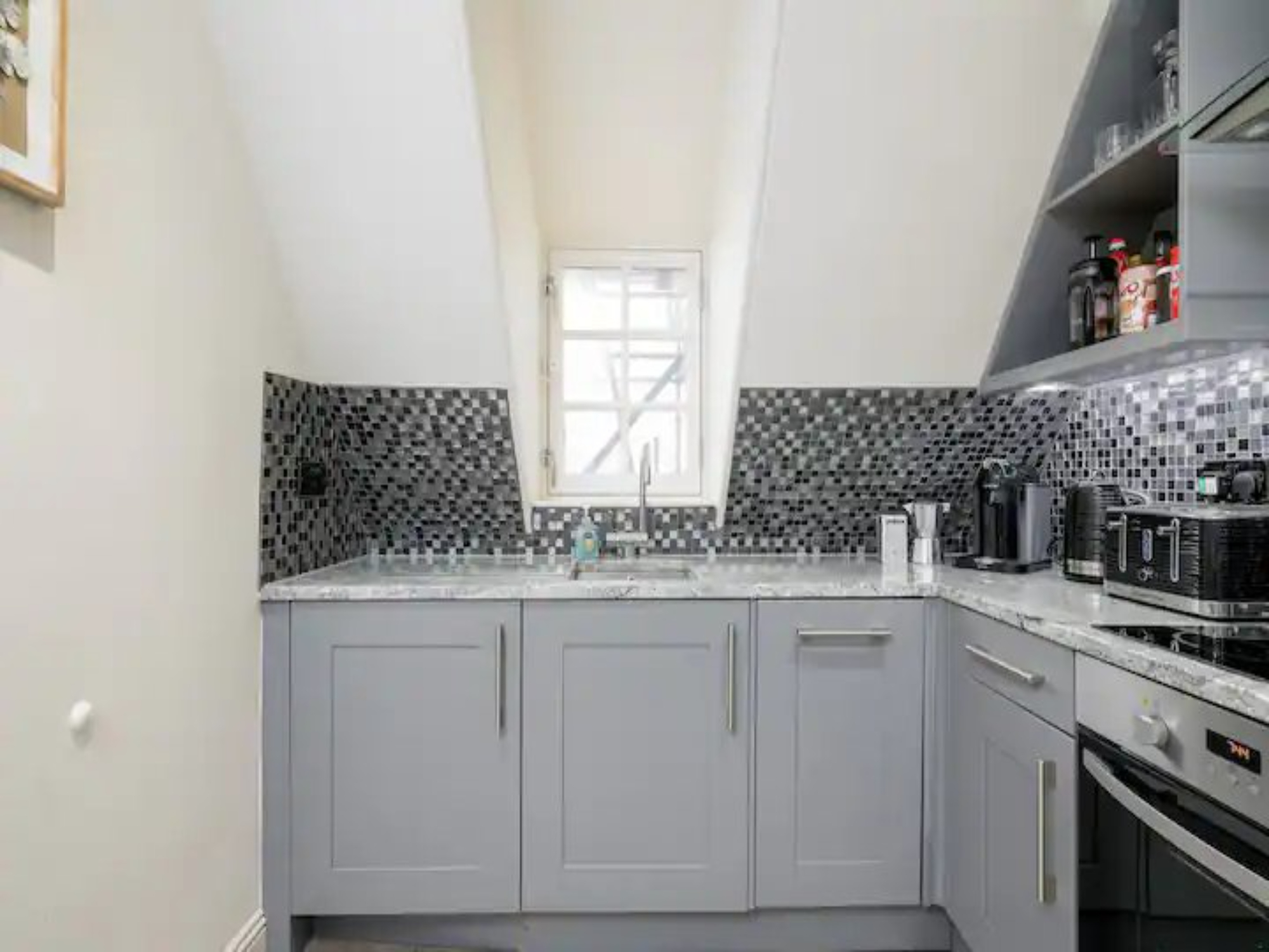 Historic Ramsay Garden Apt With Balcony Views - Pass the Keys in 5/4 Ramsay Gardens, EH1 2NA EH1 2NA - Property image 30 - VivreStays