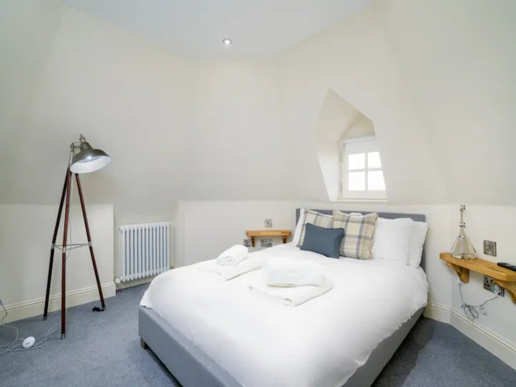 Historic Ramsay Garden Apt With Balcony Views - Pass the Keys in 5/4 Ramsay Gardens, EH1 2NA EH1 2NA - Property image 45 - VivreStays