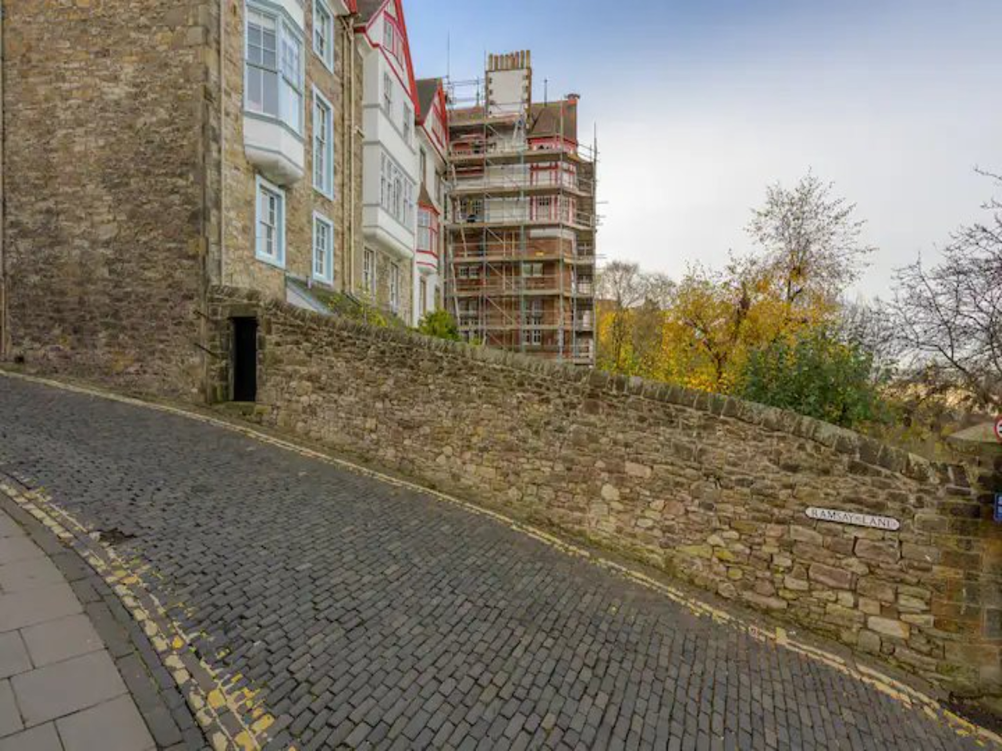Historic Ramsay Garden Apt With Balcony Views - Pass the Keys in 5/4 Ramsay Gardens, EH1 2NA EH1 2NA - Property image 59 - VivreStays