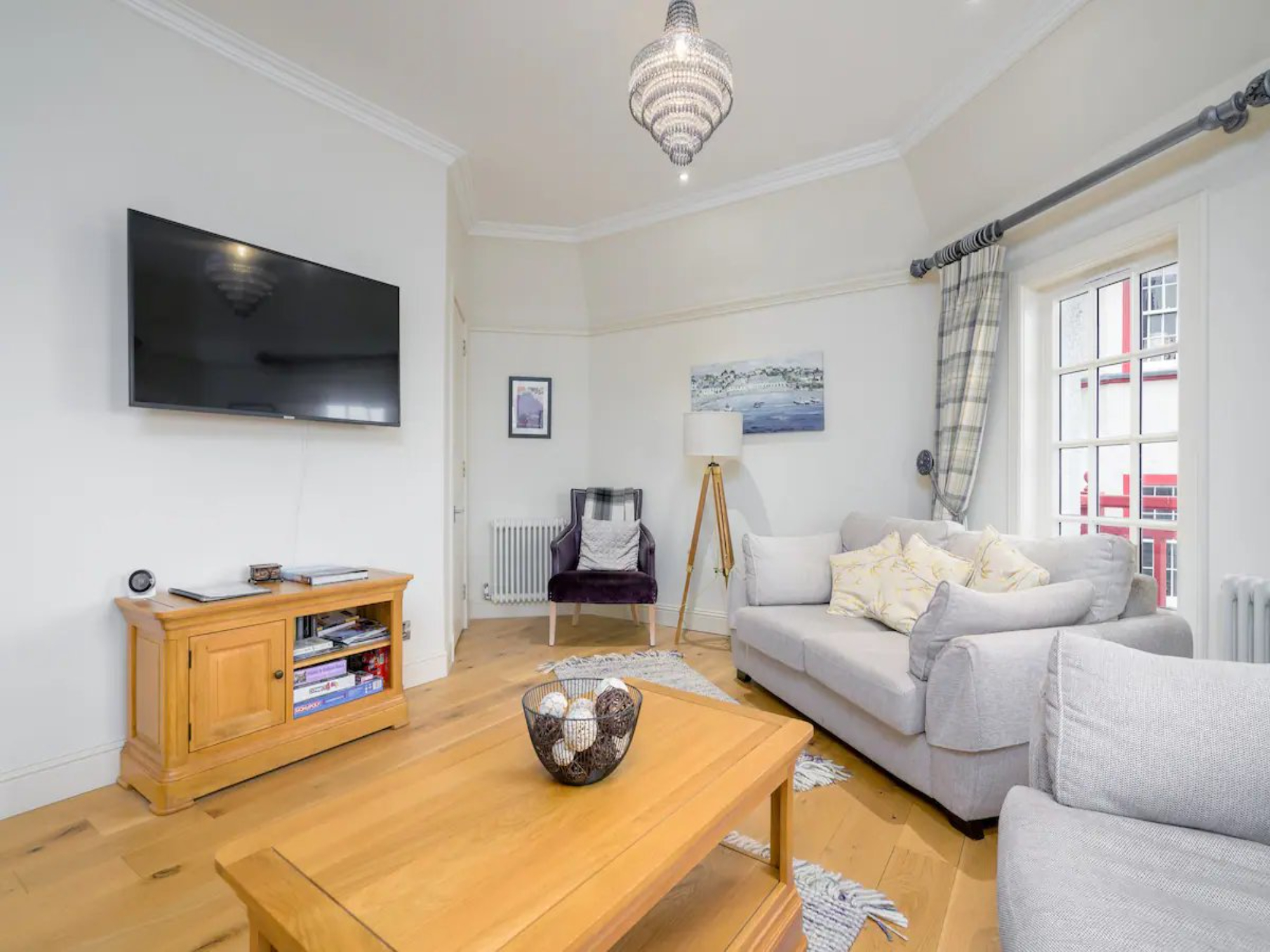Historic Ramsay Garden Apt With Balcony Views - Pass the Keys in 5/4 Ramsay Gardens, EH1 2NA EH1 2NA - Property image 8 - VivreStays