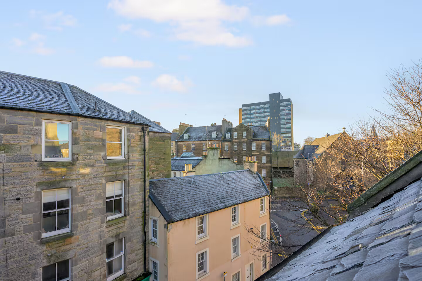 Cosy Studio Apartment - Embrace Edinburgh's Charm - Pass the Keys in 30 Flat 5 West Crosscauseway EH8 9JP - Property image 3 - VivreStays