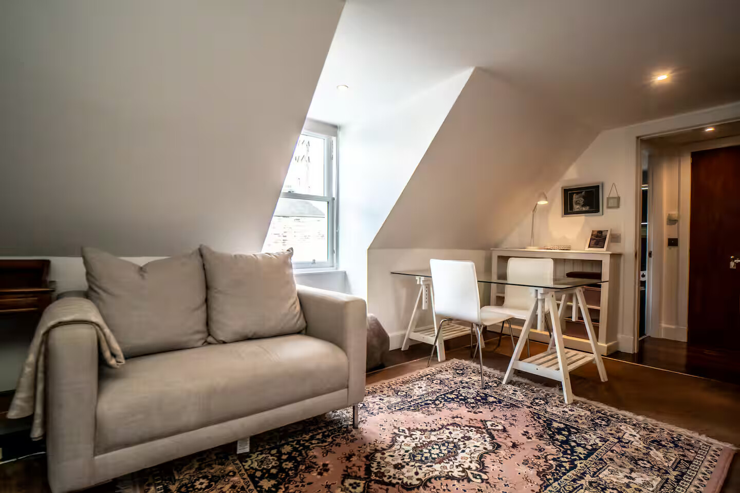 Cosy Studio Apartment - Embrace Edinburgh's Charm - Pass the Keys in 30 Flat 5 West Crosscauseway EH8 9JP - Property image 6 - VivreStays