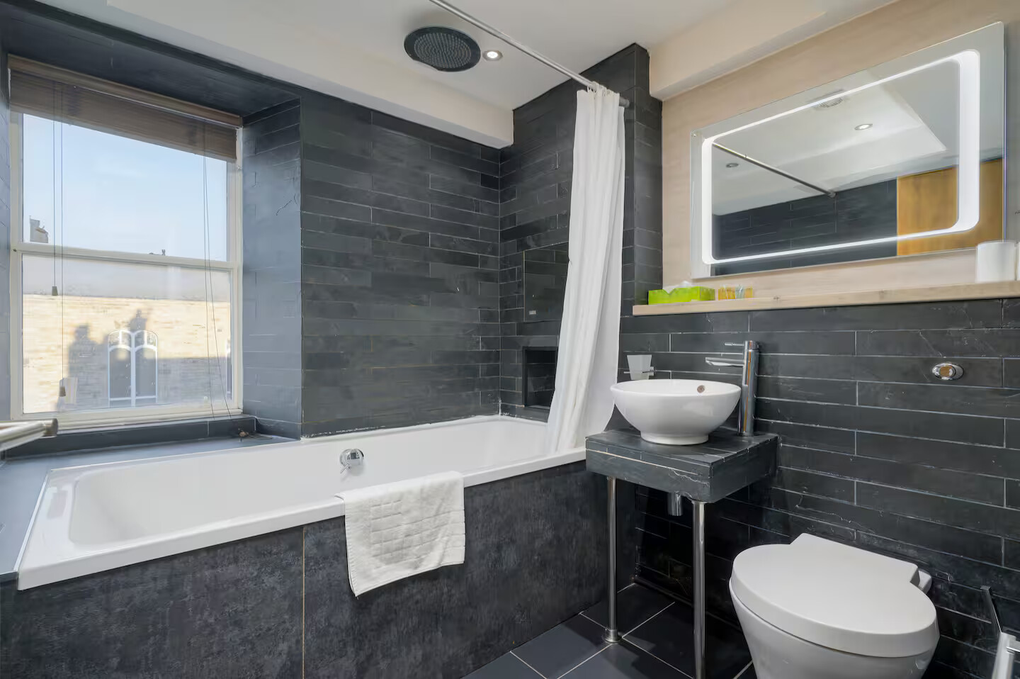 Cosy Studio Apartment - Embrace Edinburgh's Charm - Pass the Keys in 30 Flat 5 West Crosscauseway EH8 9JP - Property image 9 - VivreStays