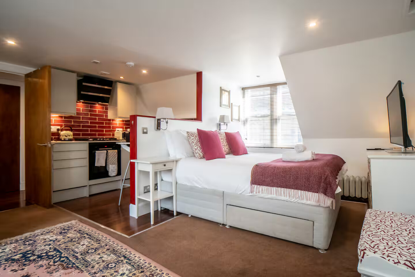 Cosy Studio Apartment - Embrace Edinburgh's Charm - Pass the Keys in 30 Flat 5 West Crosscauseway EH8 9JP - Property image 17 - VivreStays