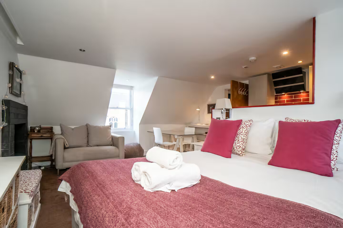 Cosy Studio Apartment - Embrace Edinburgh's Charm - Pass the Keys in 30 Flat 5 West Crosscauseway EH8 9JP - Property image 19 - VivreStays