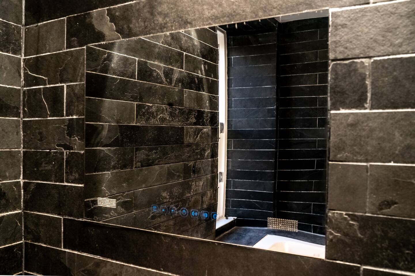 Cosy Studio Apartment - Embrace Edinburgh's Charm - Pass the Keys in 30 Flat 5 West Crosscauseway EH8 9JP - Property image 35 - VivreStays