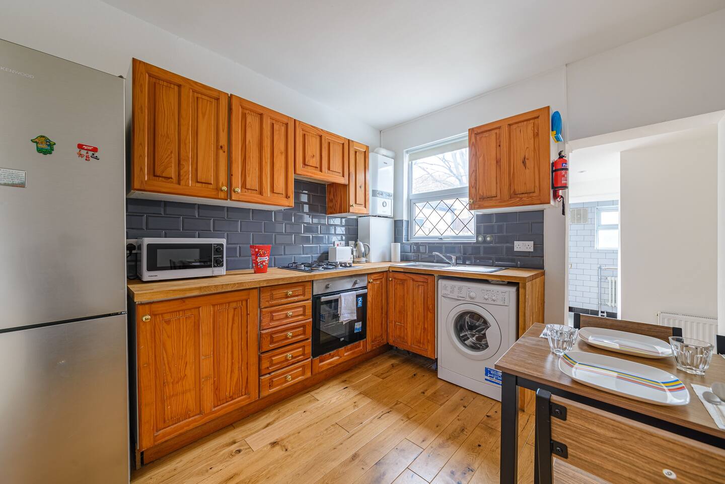 Modern Simplicity 10mins from Westfield, Stratford - Pass the Keys in 57 Janson Road E15 1TE - Property image 3 - VivreStays