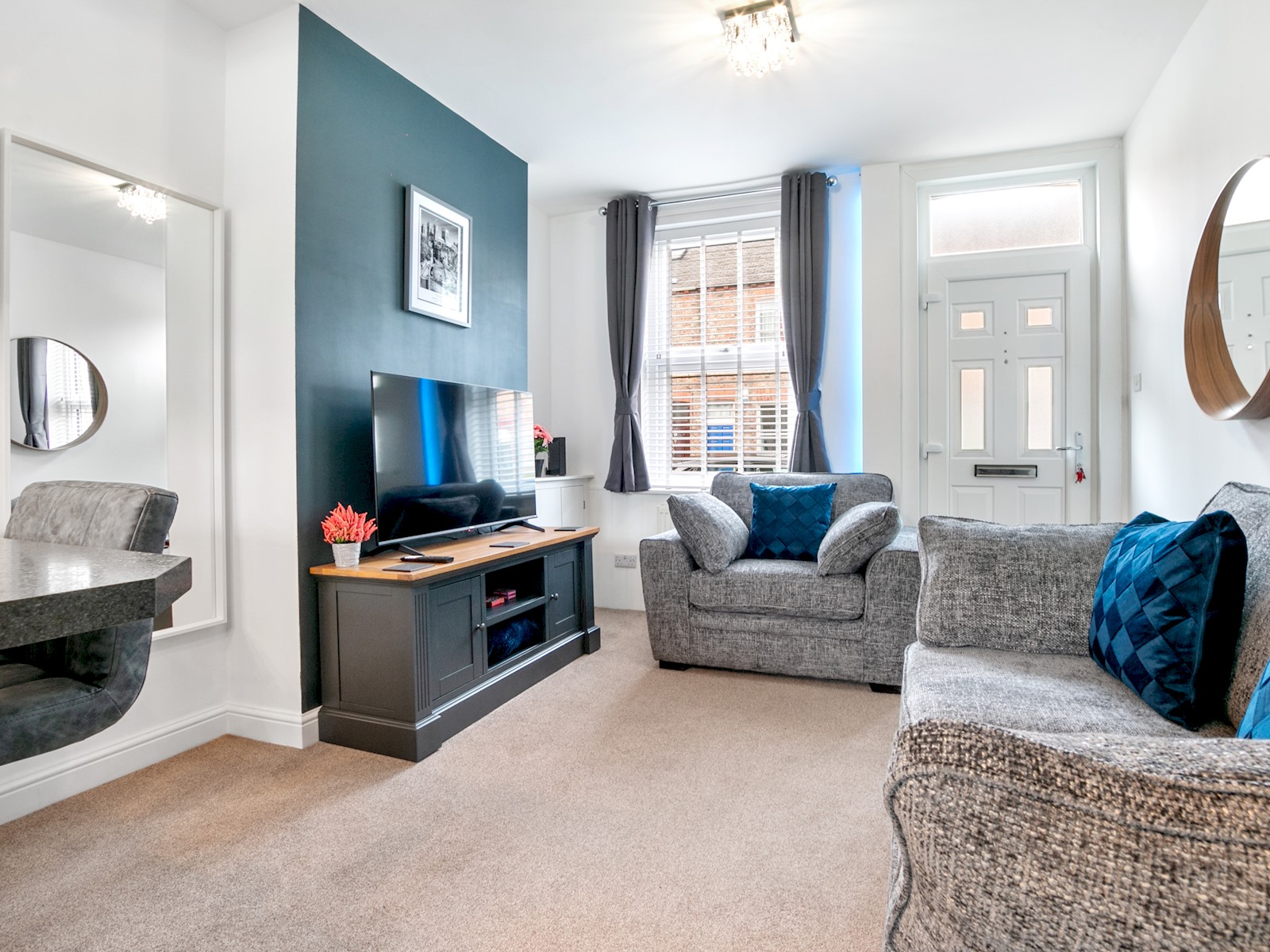 Refurbished 2 Bed Close To City - Pass The Keys in 61 Dale Street, York, YO23 1AE YO24 1AH - Property image 3 - VivreStays