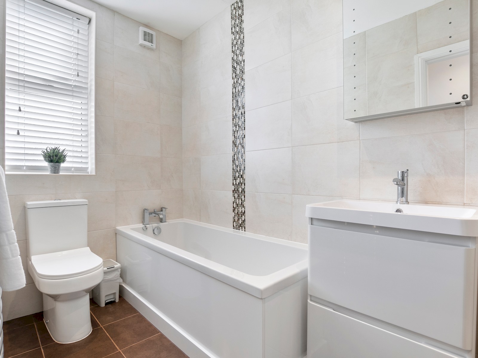 Refurbished 2 Bed Close To City - Pass The Keys in 61 Dale Street, York, YO23 1AE YO24 1AH - Property image 16 - VivreStays