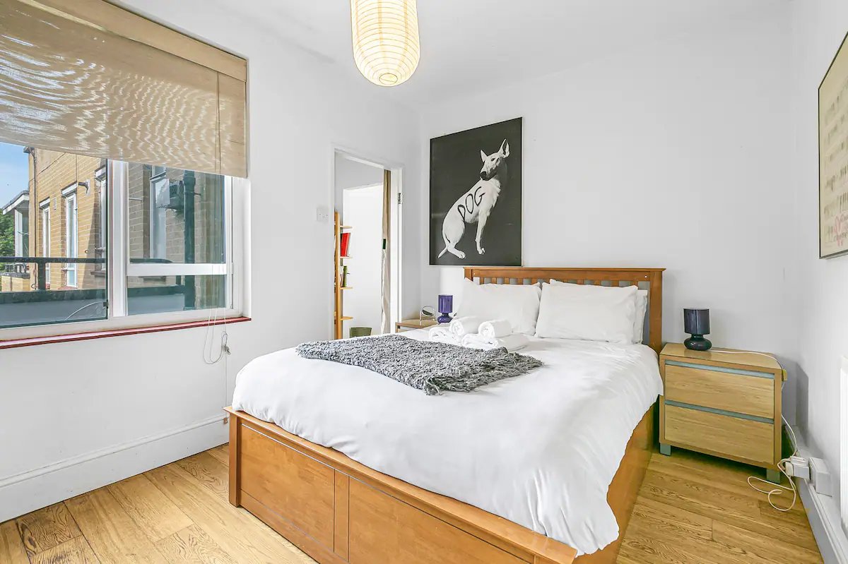 Cozy flat in Beautiful Little Venice, London - Pass the Keys serviced apartment - UK - VivreStays