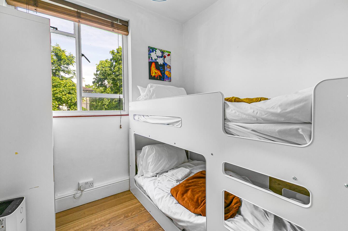 Cozy flat in Beautiful Little Venice, London - Pass the Keys in 113 John Aird Court, Howley Place W2 1UZ - Property image 2 - VivreStays