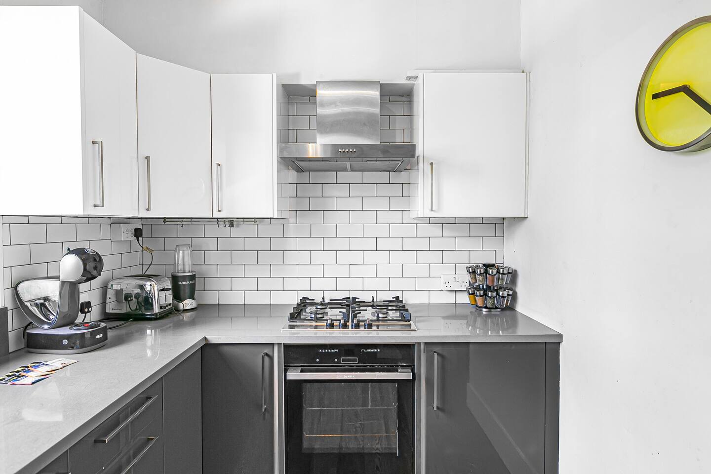 Cozy flat in Beautiful Little Venice, London - Pass the Keys in 113 John Aird Court, Howley Place W2 1UZ - Property image 6 - VivreStays