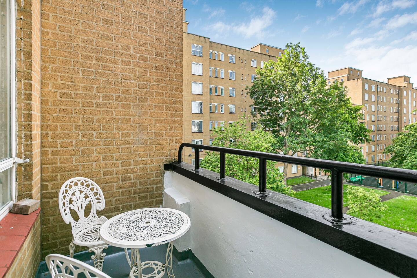 Cozy flat in Beautiful Little Venice, London - Pass the Keys in 113 John Aird Court, Howley Place W2 1UZ - Property image 10 - VivreStays