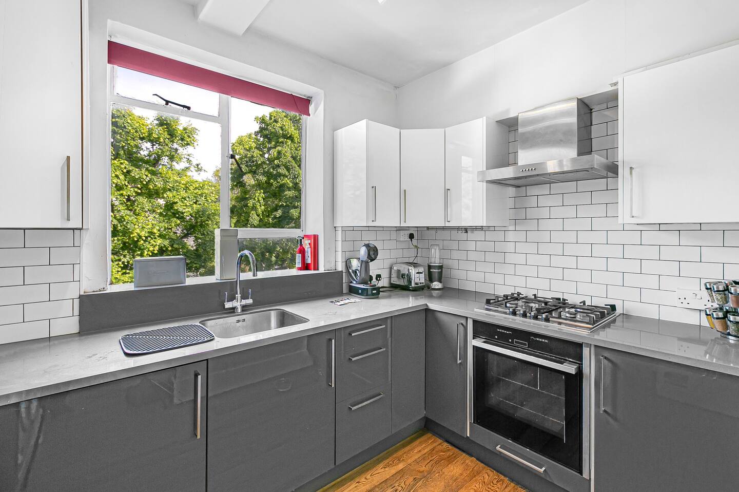 Cozy flat in Beautiful Little Venice, London - Pass the Keys in 113 John Aird Court, Howley Place W2 1UZ - Property image 20 - VivreStays
