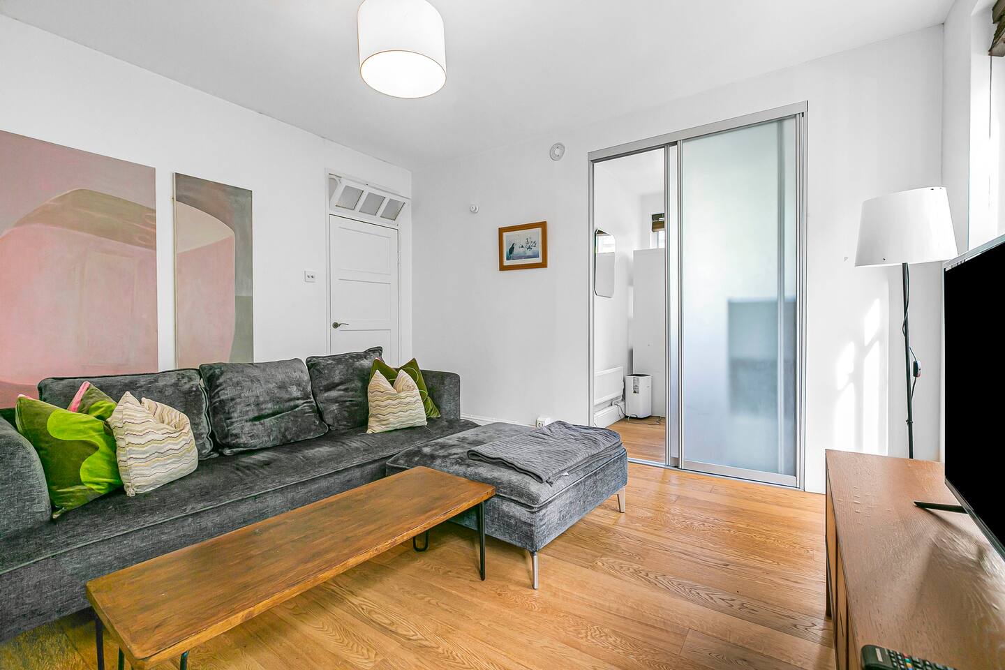 Cozy flat in Beautiful Little Venice, London - Pass the Keys in 113 John Aird Court, Howley Place W2 1UZ - Property image 25 - VivreStays