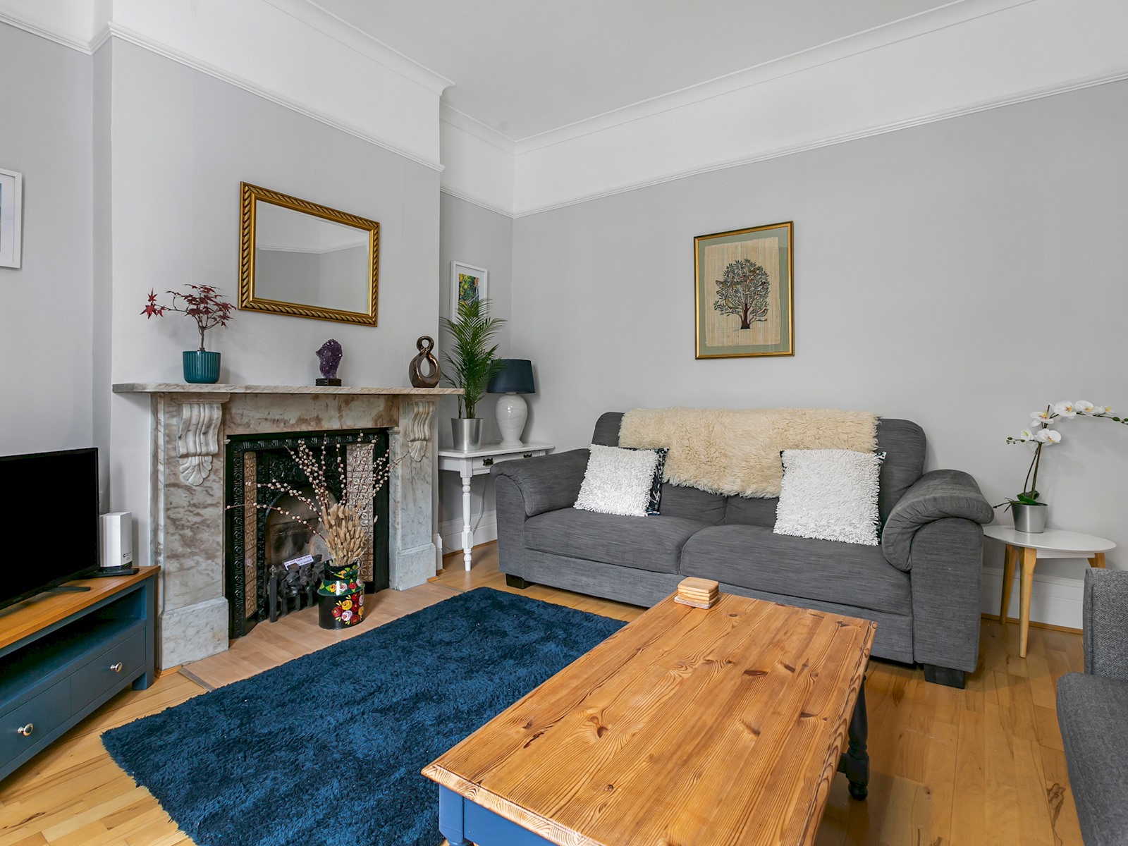Elegant GetAway House in Vibrant Clapham Juction - Pass the Keys in 21 Beauchamp Road SW11 1PG - Property image 11 - VivreStays