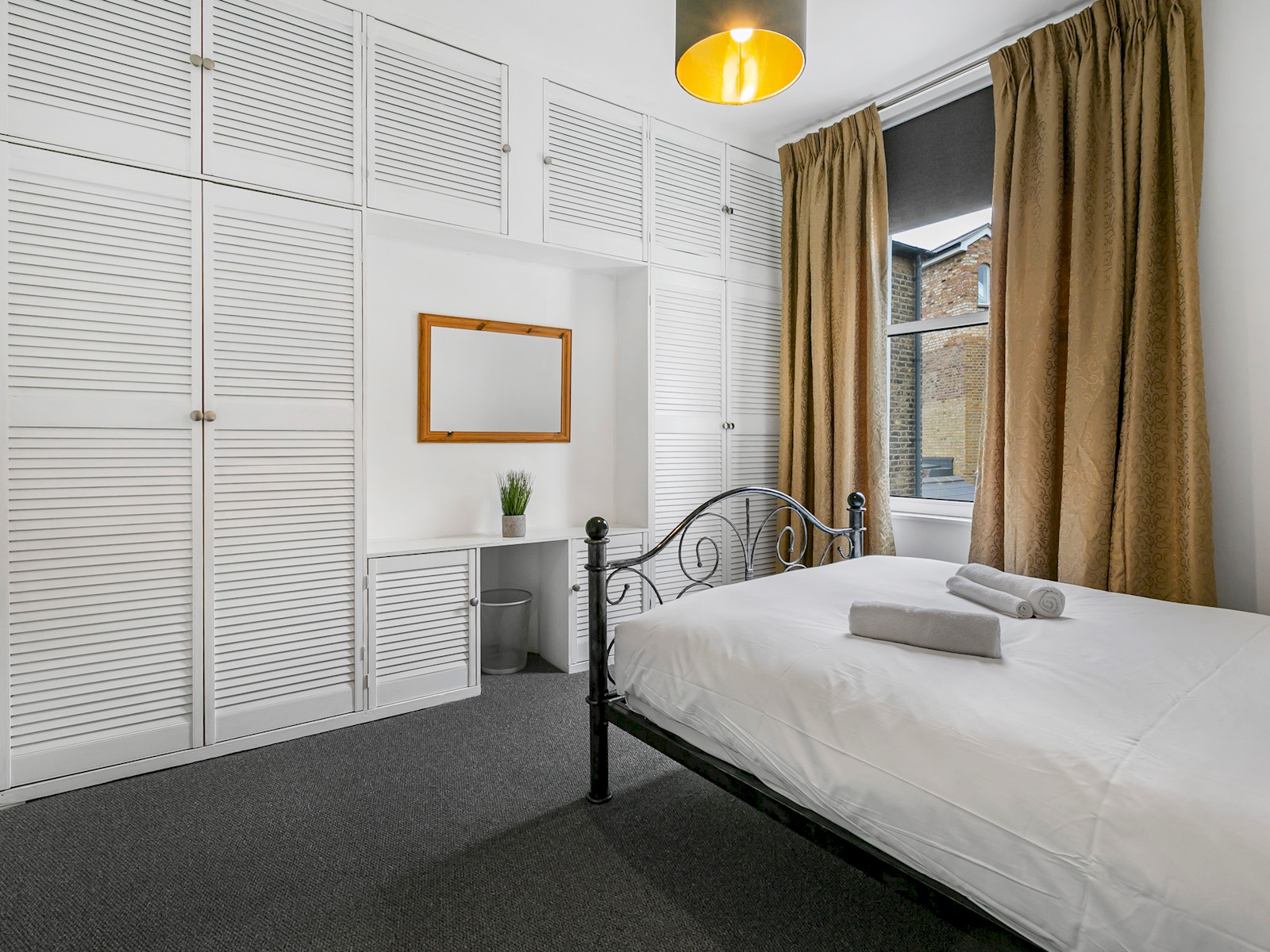 Elegant GetAway House in Vibrant Clapham Juction - Pass the Keys in 21 Beauchamp Road SW11 1PG - Property image 21 - VivreStays