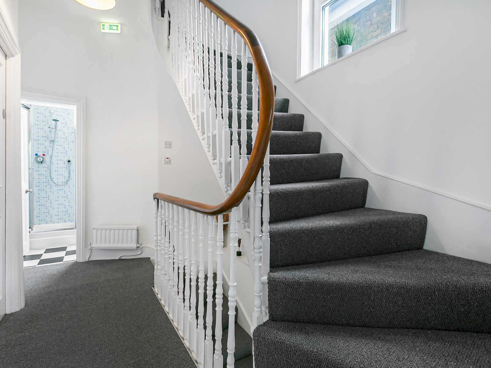 Elegant GetAway House in Vibrant Clapham Juction - Pass the Keys in 21 Beauchamp Road SW11 1PG - Property image 26 - VivreStays