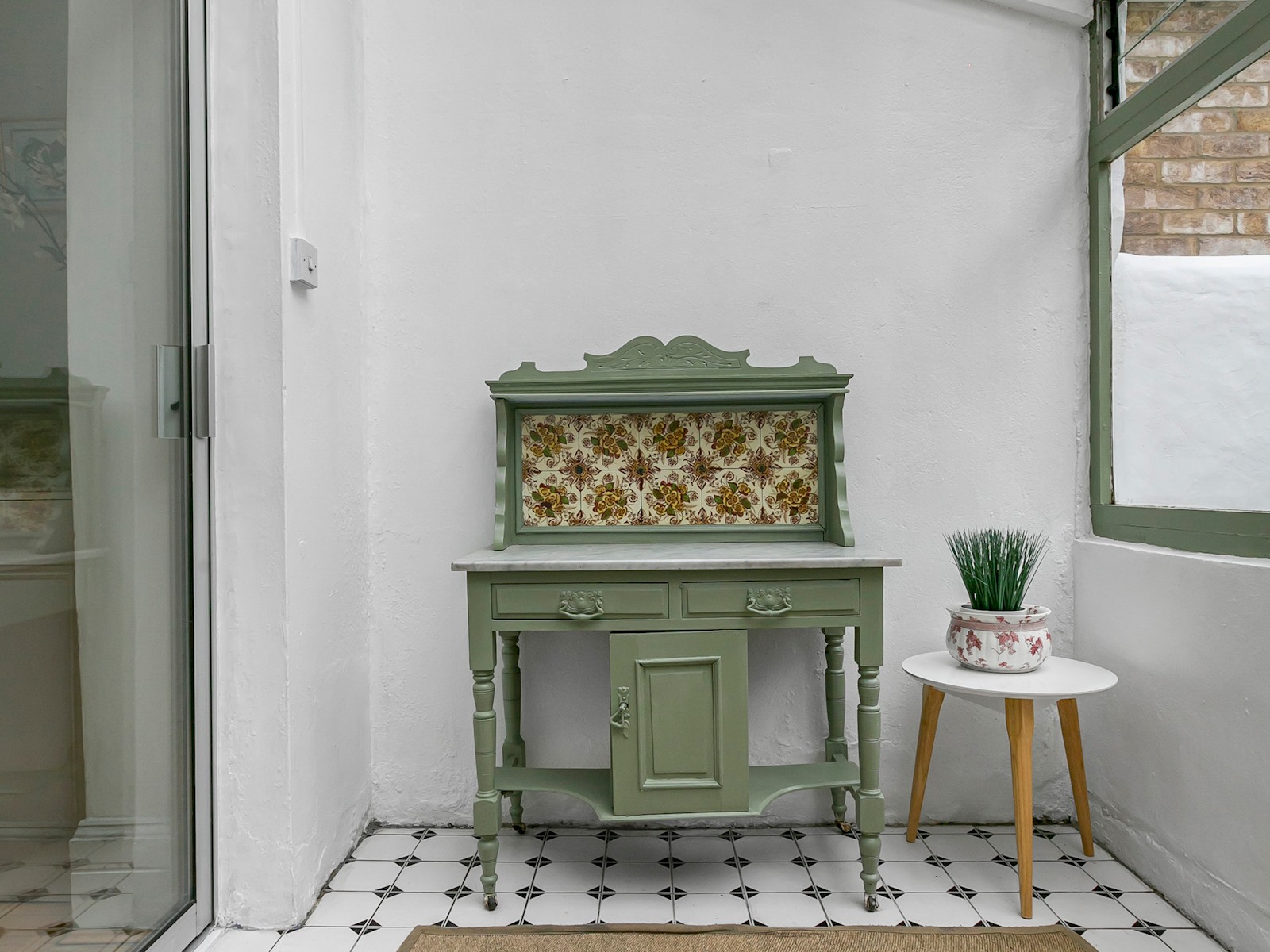 Elegant GetAway House in Vibrant Clapham Juction - Pass the Keys in 21 Beauchamp Road SW11 1PG - Property image 27 - VivreStays