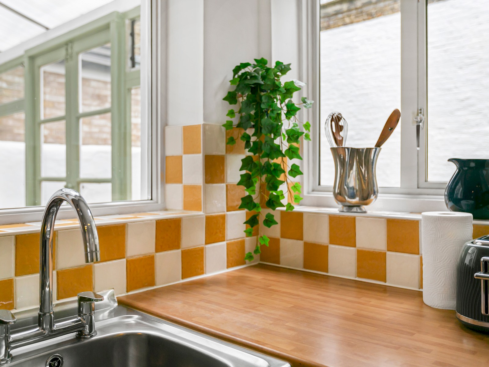 Elegant GetAway House in Vibrant Clapham Juction - Pass the Keys in 21 Beauchamp Road SW11 1PG - Property image 35 - VivreStays