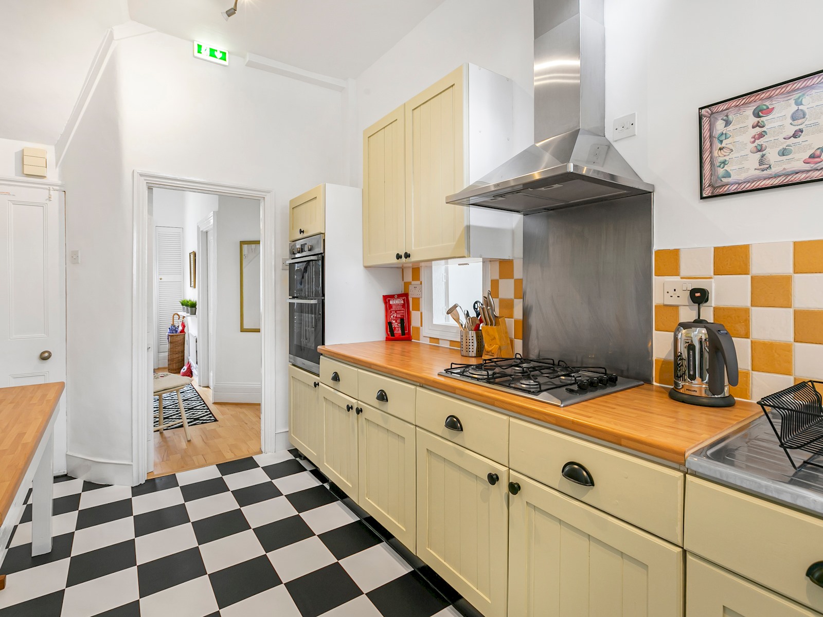Elegant GetAway House in Vibrant Clapham Juction - Pass the Keys in 21 Beauchamp Road SW11 1PG - Property image 36 - VivreStays