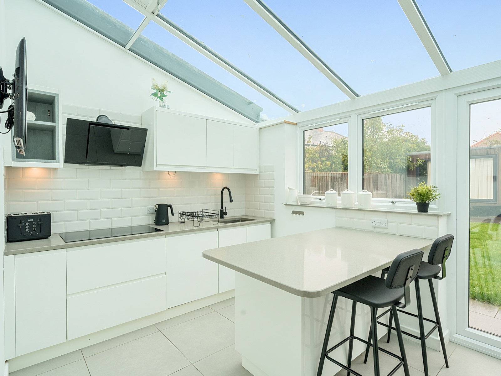 Modern 4 Bed inc. Garden Room & Parking - Oxford - Pass the Keys in 12 Glebelands, Headington OX3 7EL - Property image 8 - VivreStays