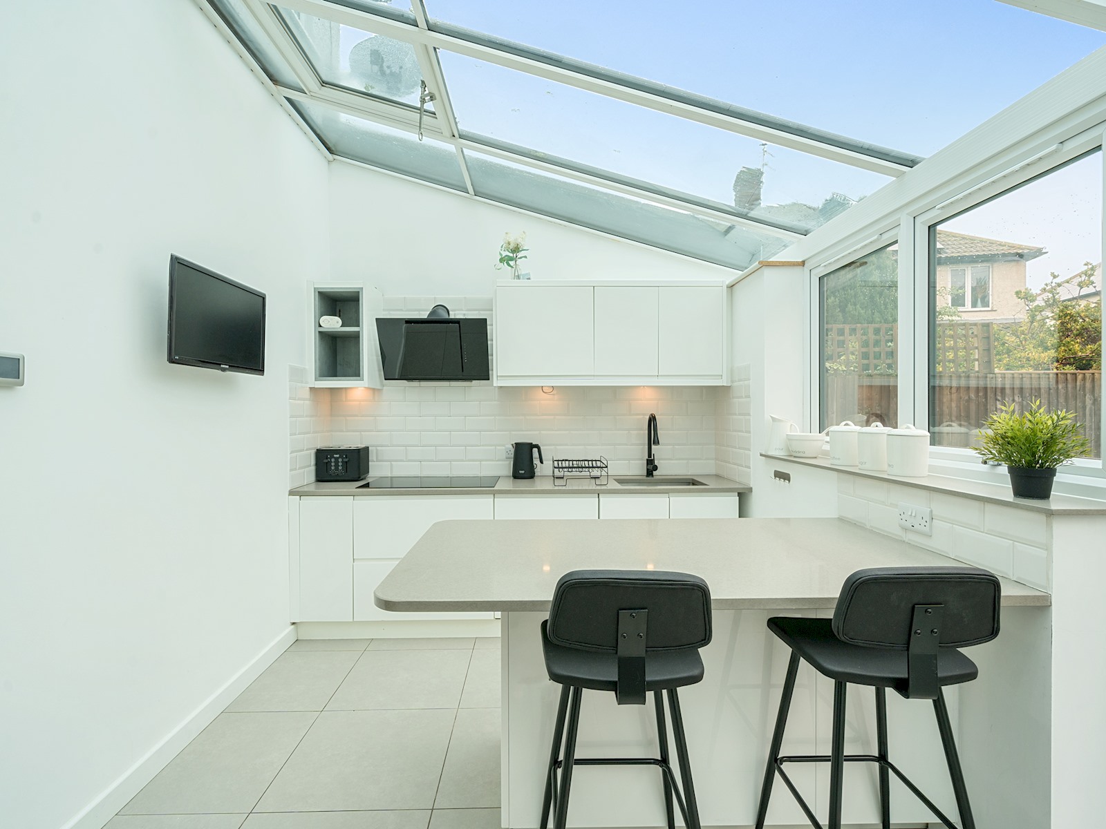 Modern 4 Bed inc. Garden Room & Parking - Oxford - Pass the Keys in 12 Glebelands, Headington OX3 7EL - Property image 7 - VivreStays