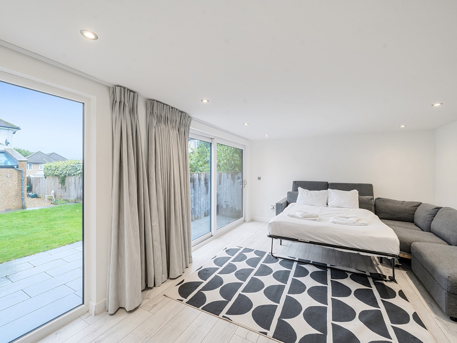 Modern 4 Bed inc. Garden Room & Parking - Oxford - Pass the Keys in 12 Glebelands, Headington OX3 7EL - Property image 13 - VivreStays