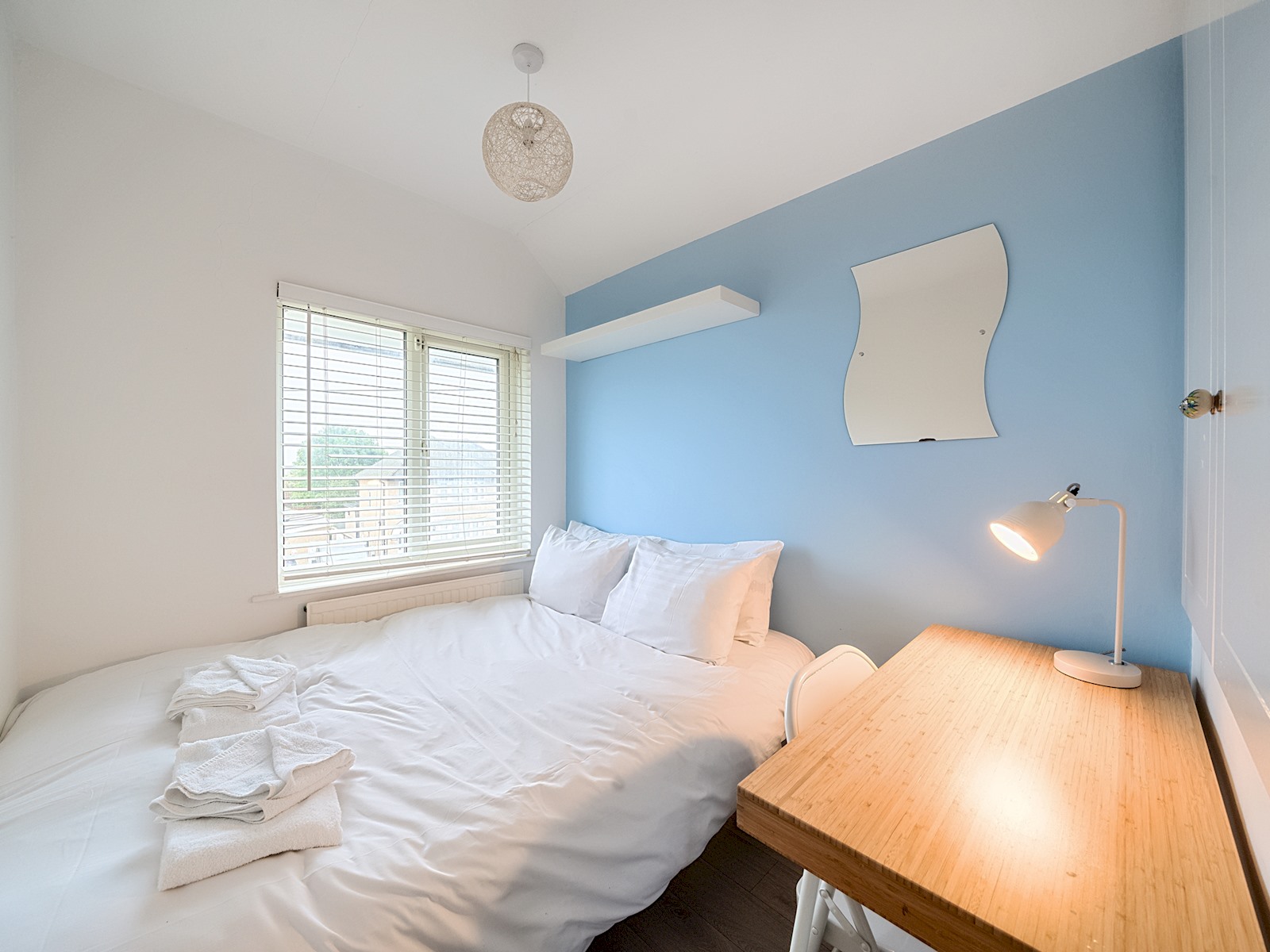 Modern 4 Bed inc. Garden Room & Parking - Oxford - Pass the Keys in 12 Glebelands, Headington OX3 7EL - Property image 16 - VivreStays