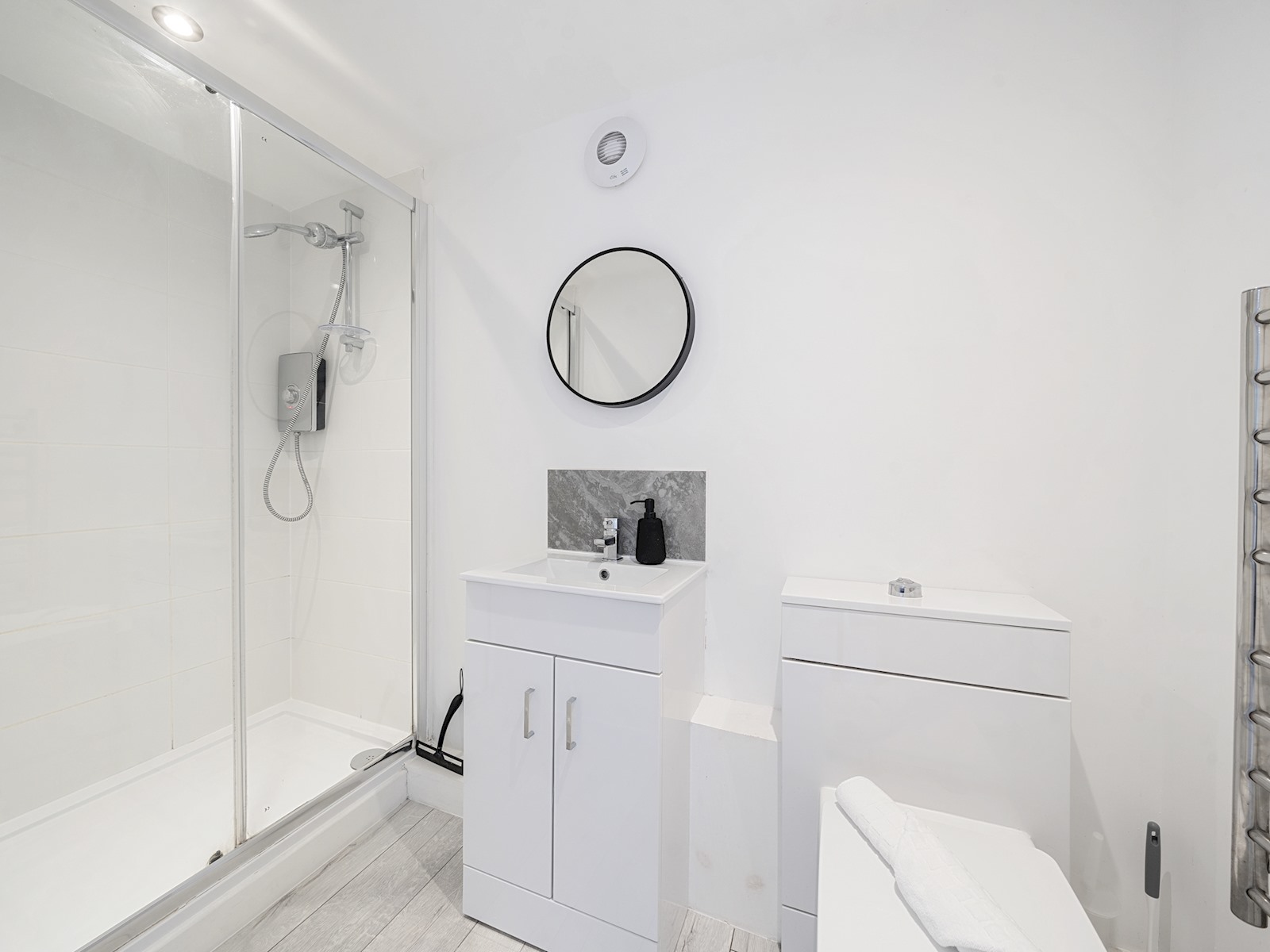 Modern 4 Bed inc. Garden Room & Parking - Oxford - Pass the Keys in 12 Glebelands, Headington OX3 7EL - Property image 18 - VivreStays