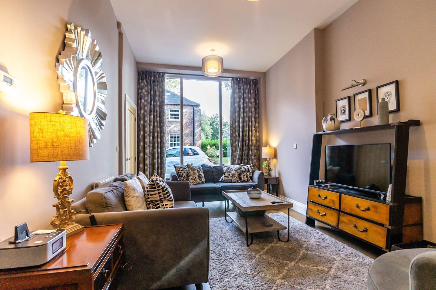 No. 1 - Laurel Cottage - Pass the Keys serviced apartment - UK - VivreStays