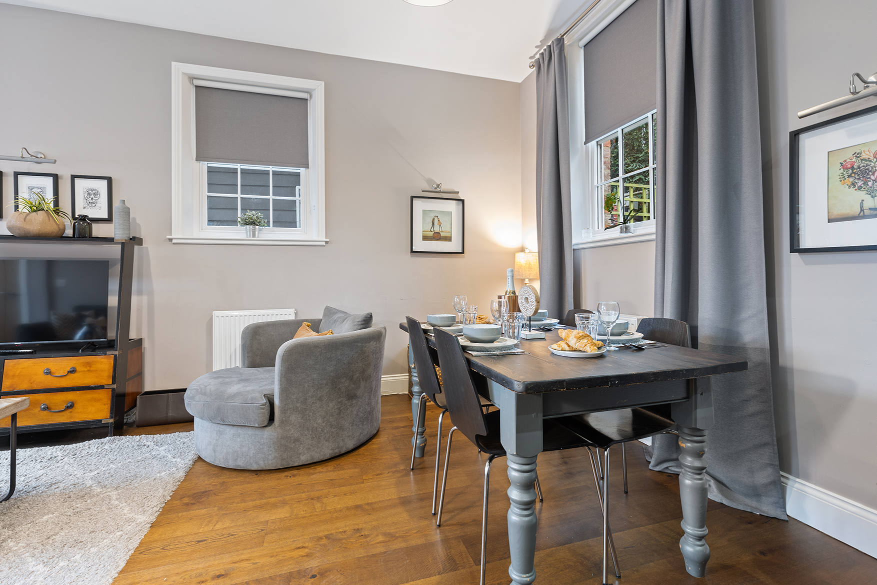 No. 1 - Laurel Cottage - Pass the Keys in 1 Middlethorpe Cottages, Middlethorpe YO23 2GB - Property image 11 - VivreStays