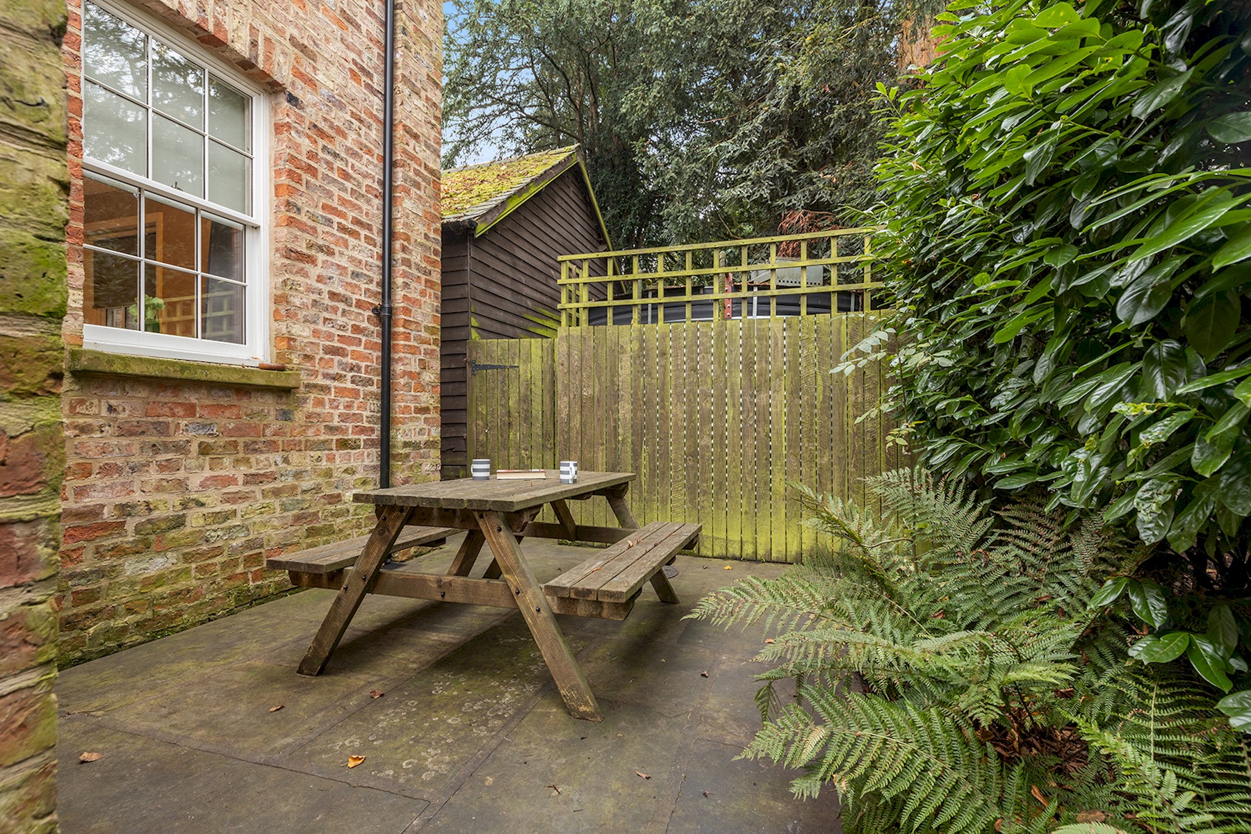 No. 1 - Laurel Cottage - Pass the Keys in 1 Middlethorpe Cottages, Middlethorpe YO23 2GB - Property image 17 - VivreStays