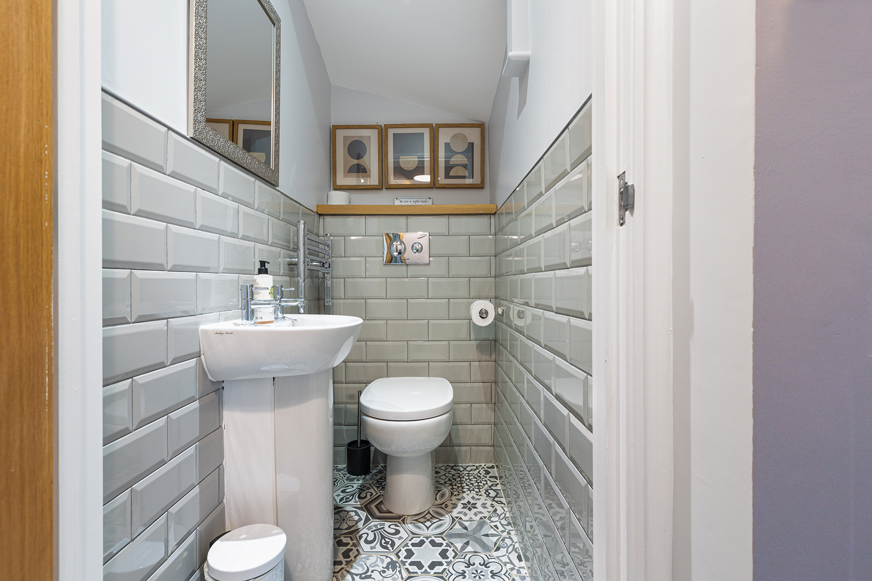 No. 3 - Lime Tree Cottage - Pass the Keys in 3 Middlethorpe Cottages, Middlethorpe, York YO23 2QB - Property image 11 - VivreStays
