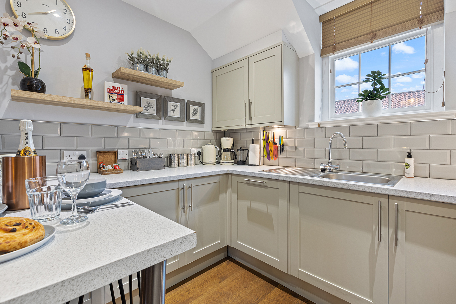 No. 3 - Lime Tree Cottage - Pass the Keys in 3 Middlethorpe Cottages, Middlethorpe, York YO23 2QB - Property image 2 - VivreStays