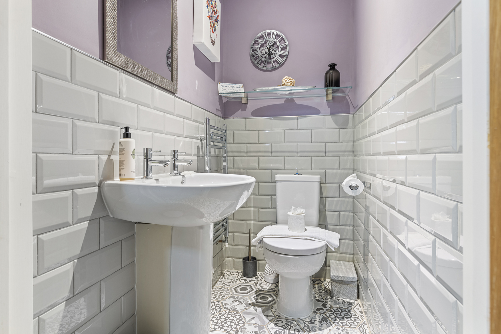 No. 4 - Oak Tree Cottage - Pass the Keys in 4 Middlethorpe Cottages, Middlethorpe, York, YO23 2QB - Property image 10 - VivreStays
