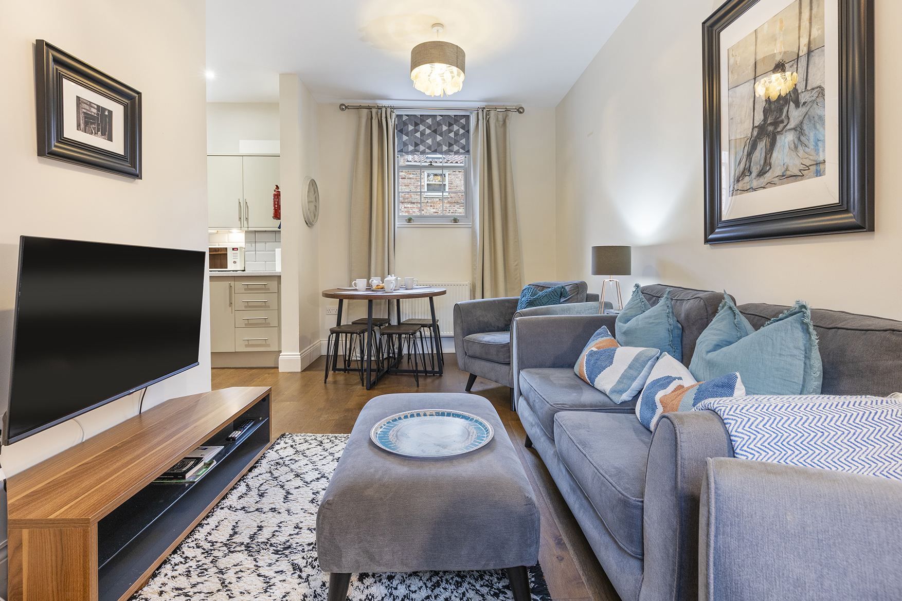 No. 4 - Oak Tree Cottage - Pass the Keys serviced apartment - Middlethorpe - VivreStays
