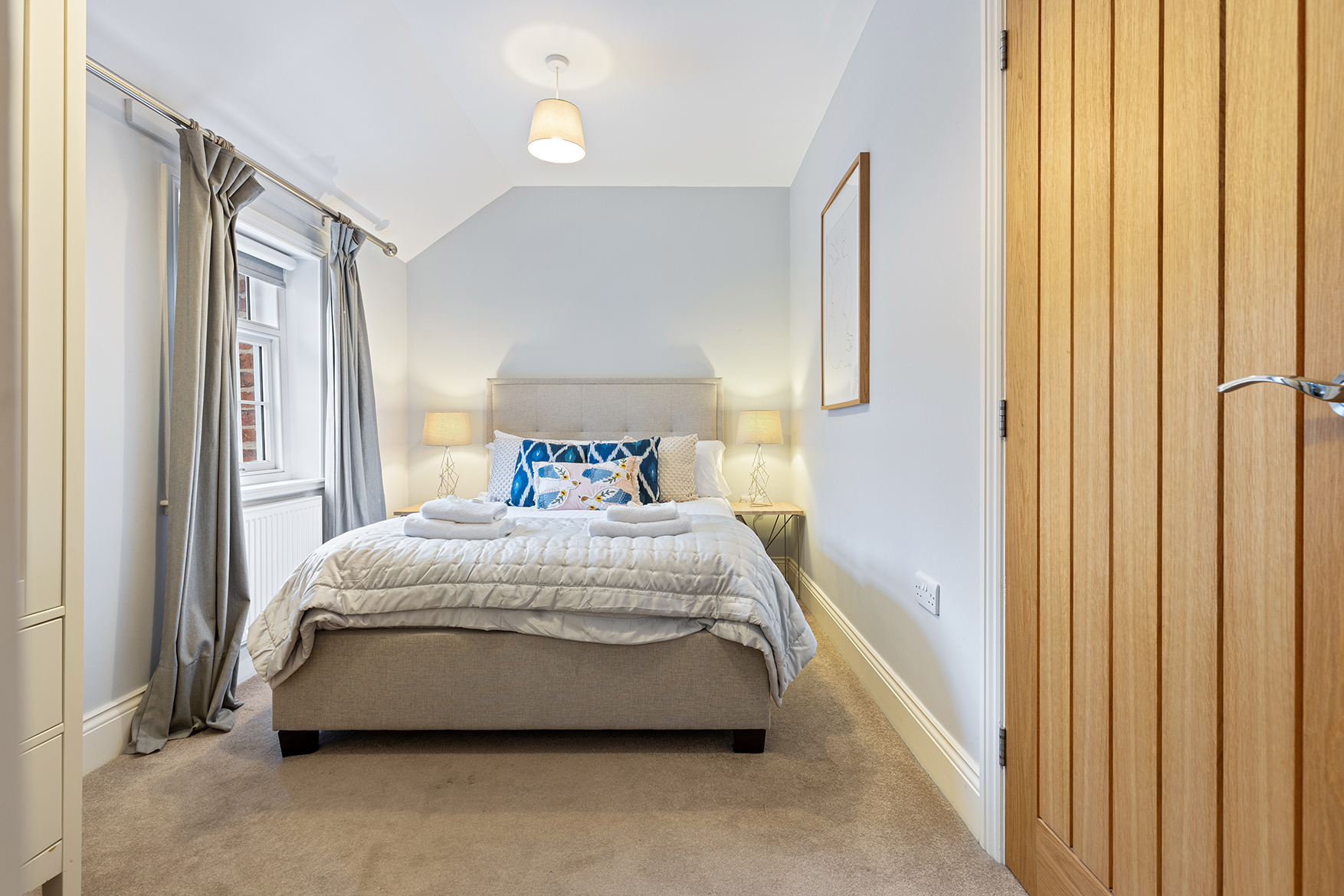 No. 4 - Oak Tree Cottage - Pass the Keys in 4 Middlethorpe Cottages, Middlethorpe, York, YO23 2QB - Property image 13 - VivreStays