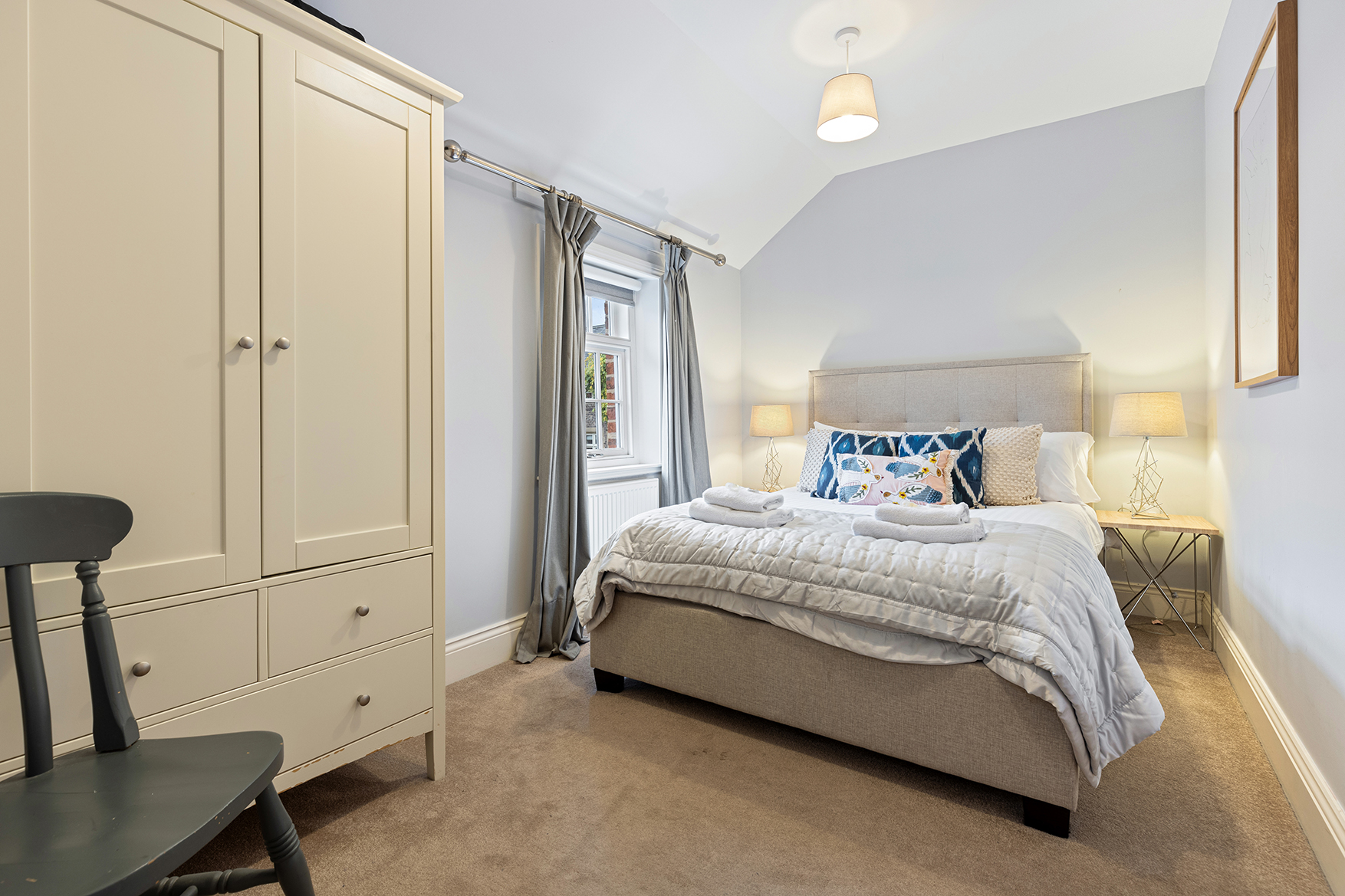 No. 4 - Oak Tree Cottage - Pass the Keys in 4 Middlethorpe Cottages, Middlethorpe, York, YO23 2QB - Property image 2 - VivreStays