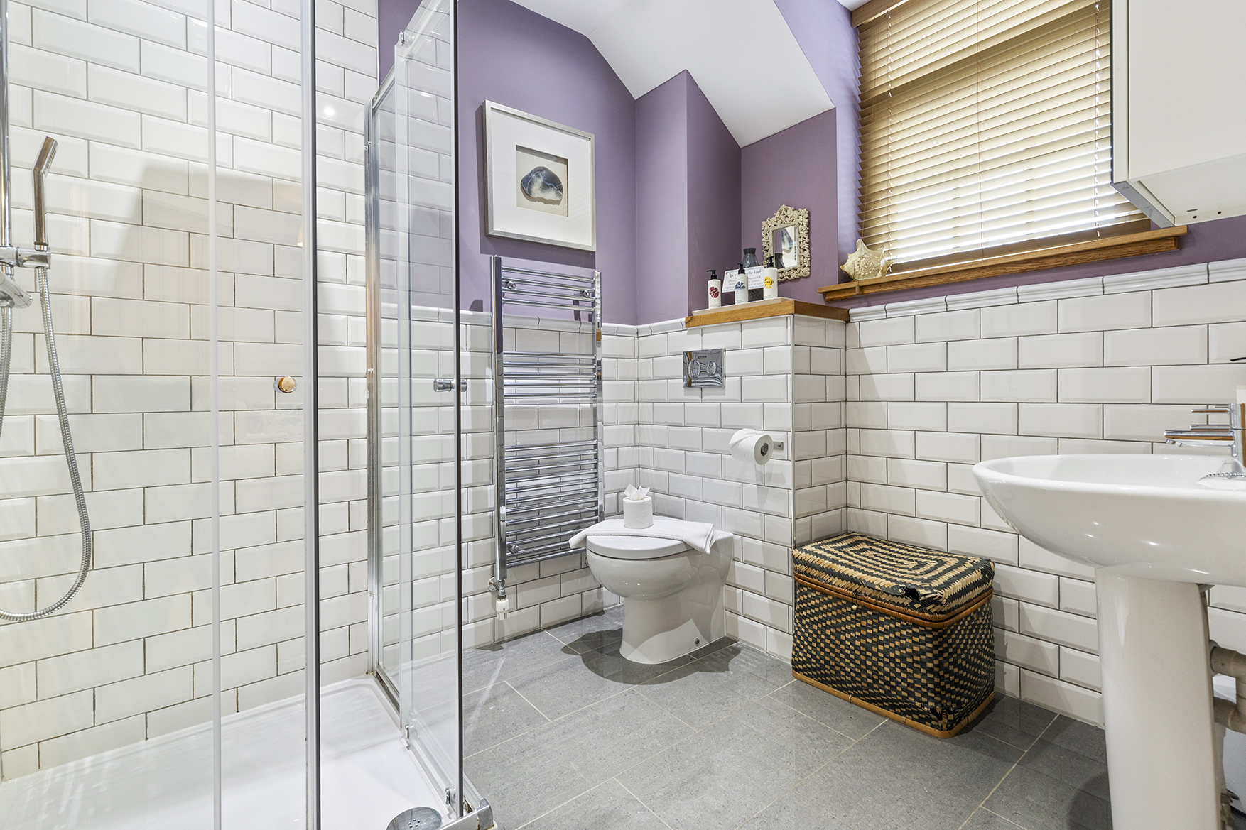 No. 4 - Oak Tree Cottage - Pass the Keys in 4 Middlethorpe Cottages, Middlethorpe, York, YO23 2QB - Property image 16 - VivreStays