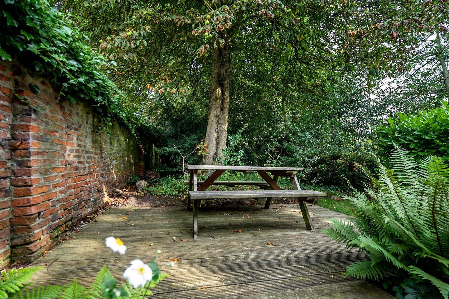 No. 5 - Chestnut Cottage - Pass the Keys in 5 Middlethorpe Cottages, Middlethorpe, York YO23 2QB - Property image 9 - VivreStays