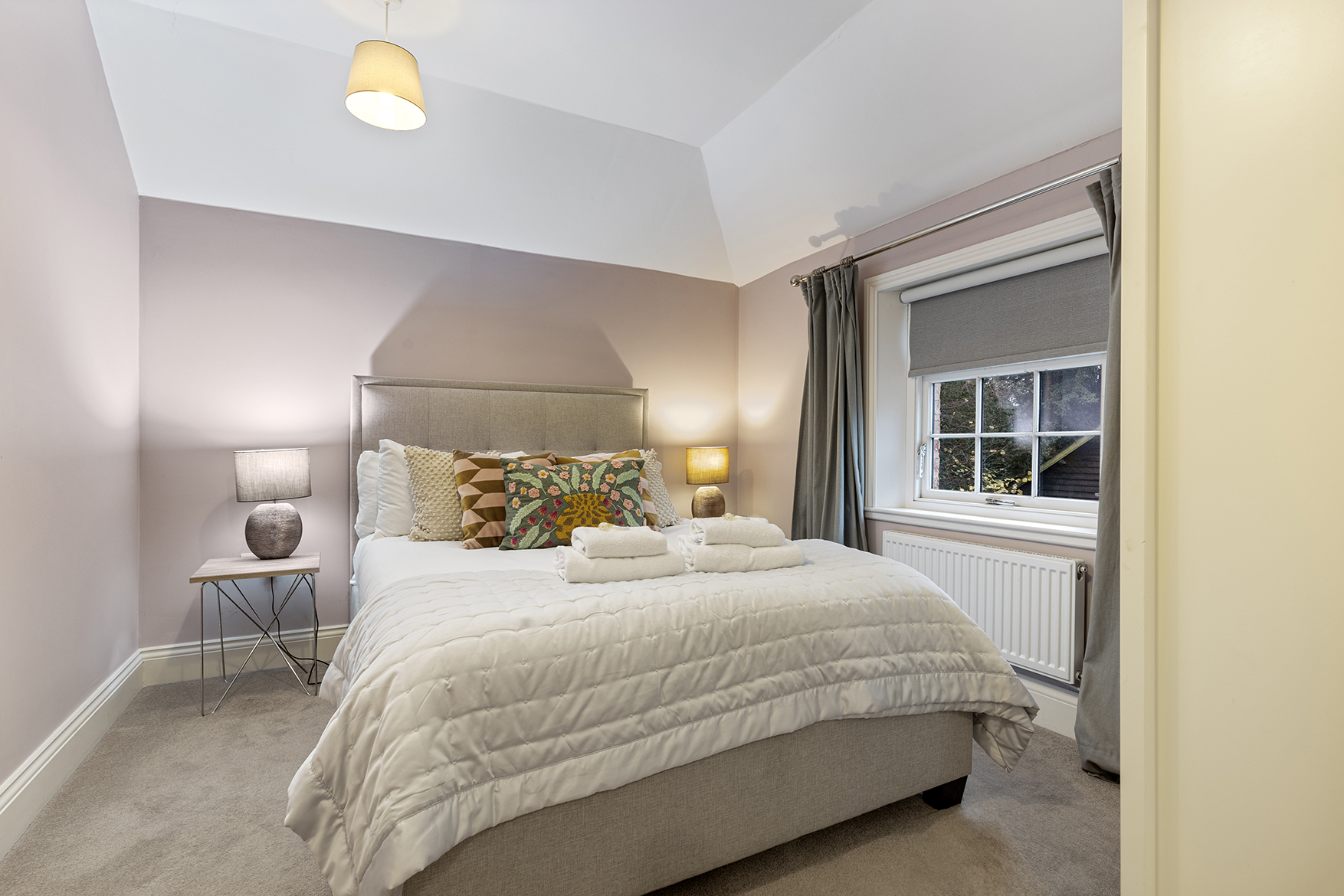 No. 6 - Wisteria Cottage - Pass the Keys in 6 Middlethorpe Cottages, Middlethorpe, York, YO23 2QB - Property image 3 - VivreStays