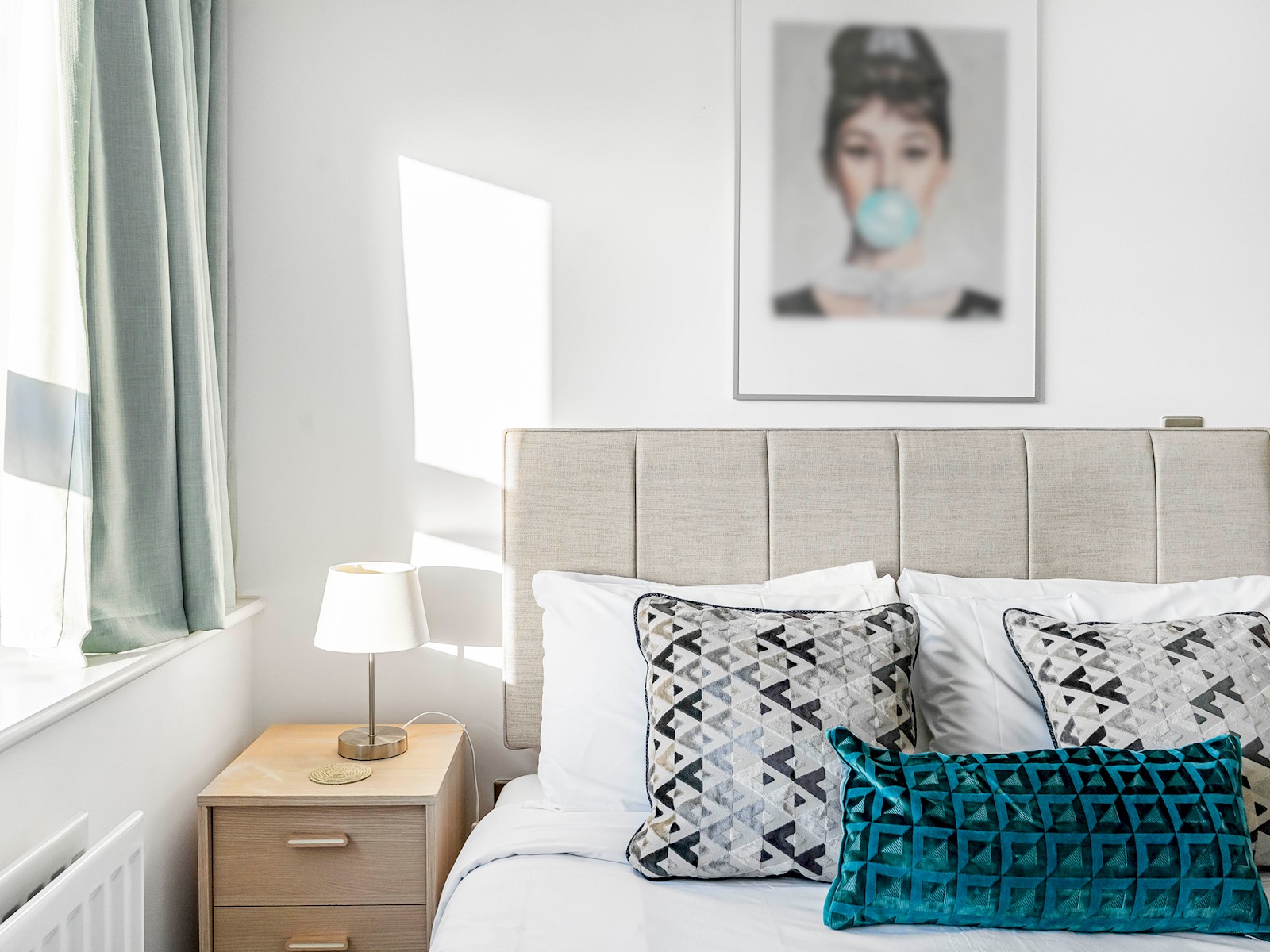 Charming Stay with a Balcony in Bow - Pass the Keys in 56 Mallard Point, 6 Rainhill Way, Bow E3 3FQ - Property image 4 - VivreStays
