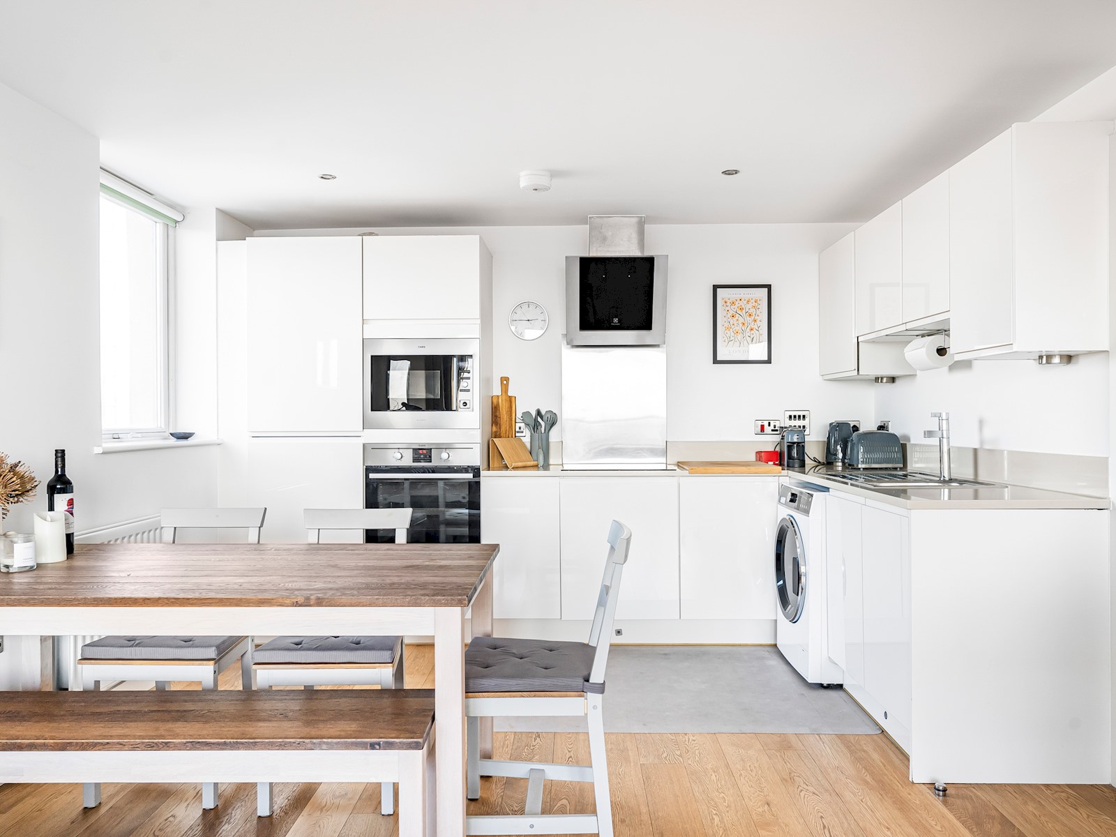 Charming Stay with a Balcony in Bow - Pass the Keys in 56 Mallard Point, 6 Rainhill Way, Bow E3 3FQ - Property image 3 - VivreStays