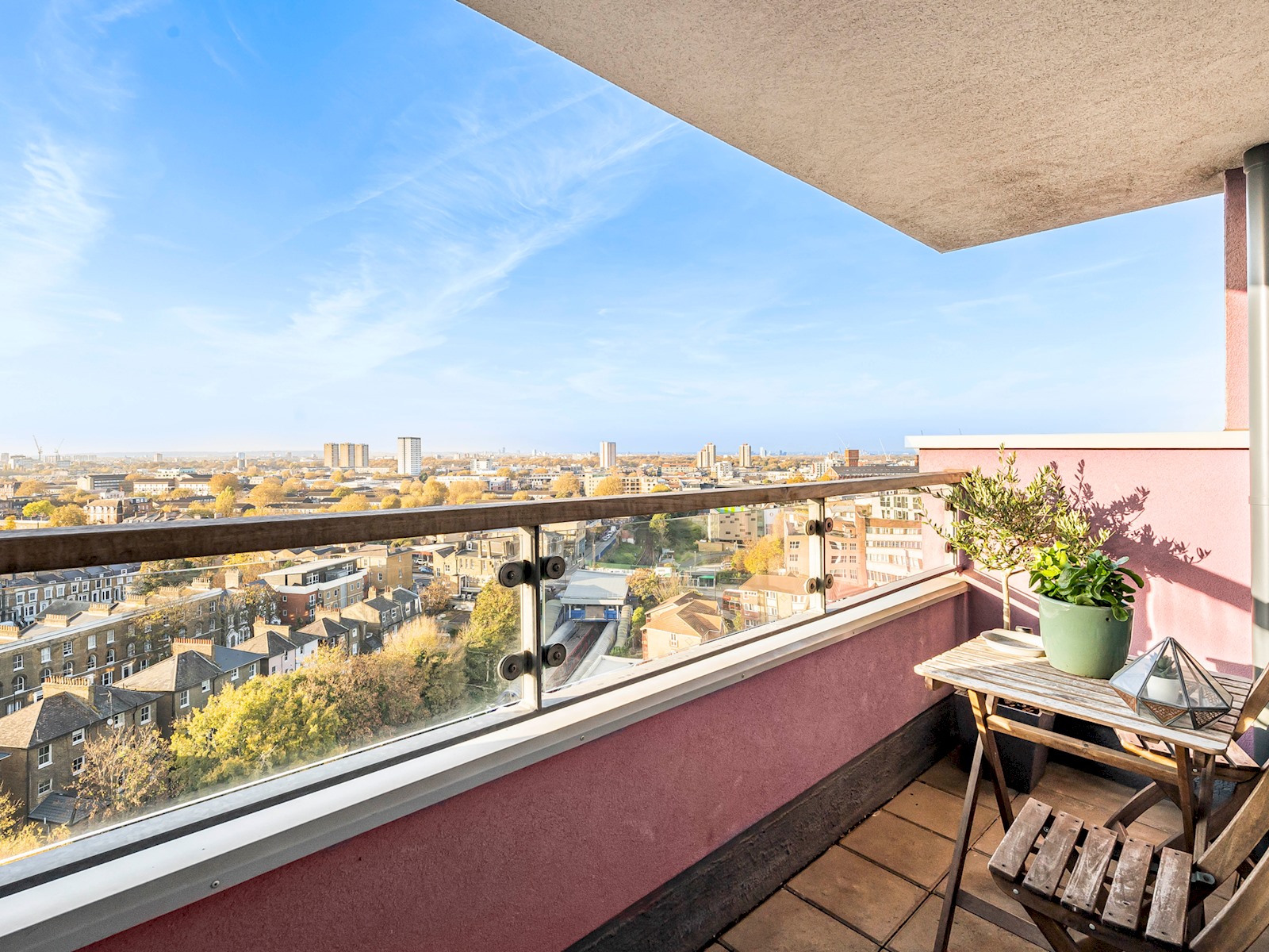 Charming Stay with a Balcony in Bow - Pass the Keys in 56 Mallard Point, 6 Rainhill Way, Bow E3 3FQ - Property image 11 - VivreStays