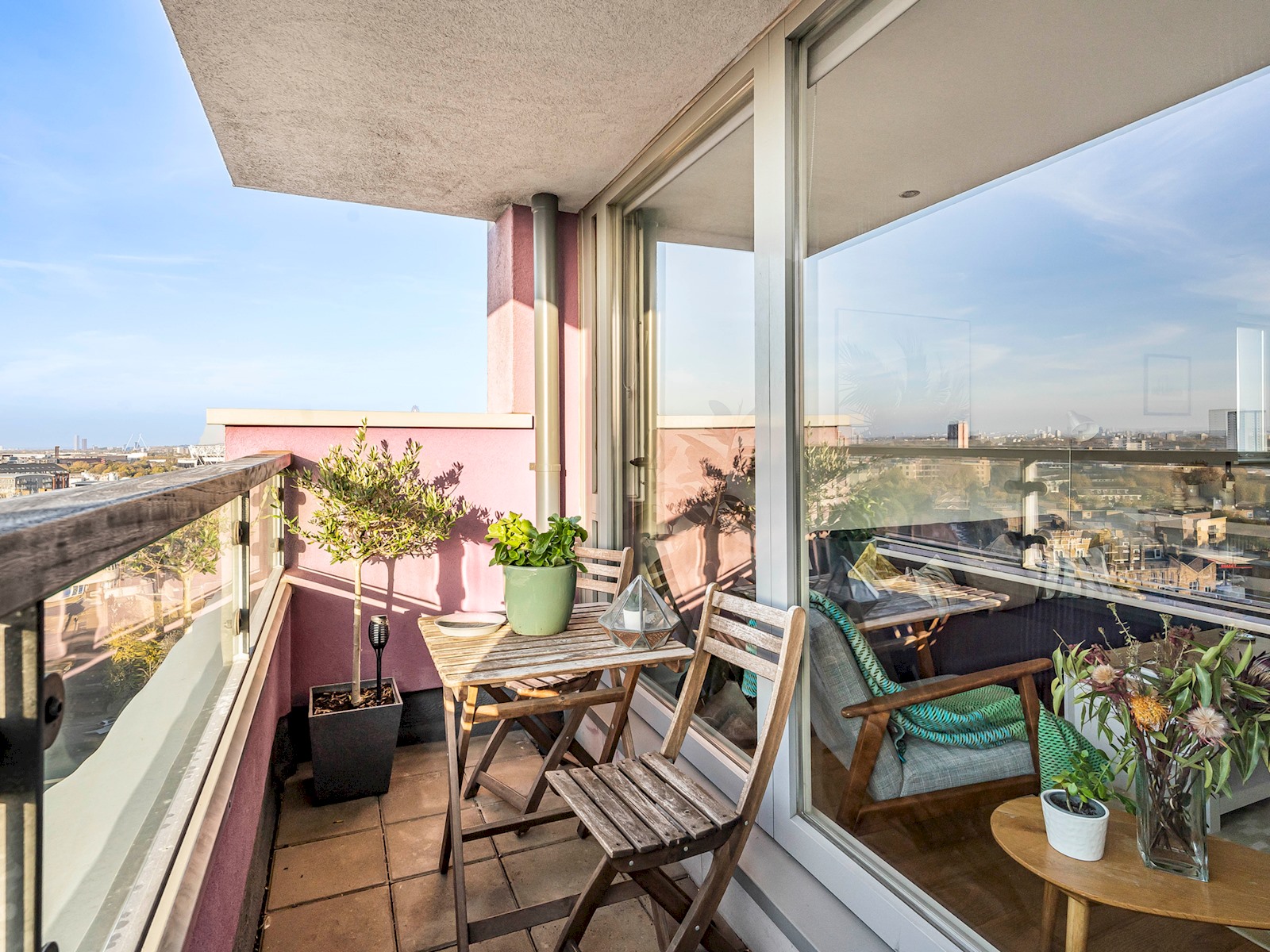 Charming Stay with a Balcony in Bow - Pass the Keys in 56 Mallard Point, 6 Rainhill Way, Bow E3 3FQ - Property image 13 - VivreStays