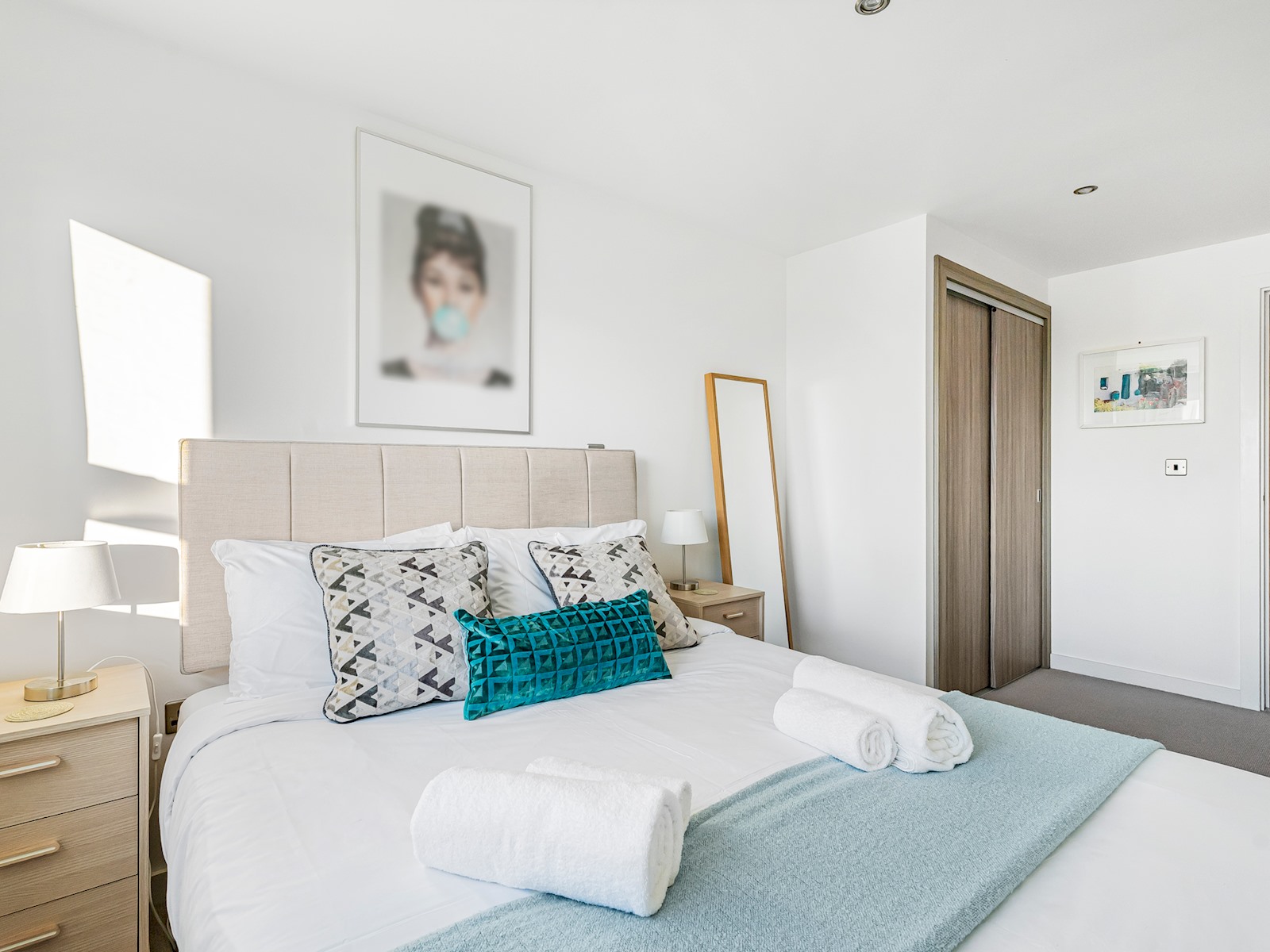 Charming Stay with a Balcony in Bow - Pass the Keys in 56 Mallard Point, 6 Rainhill Way, Bow E3 3FQ - Property image 17 - VivreStays