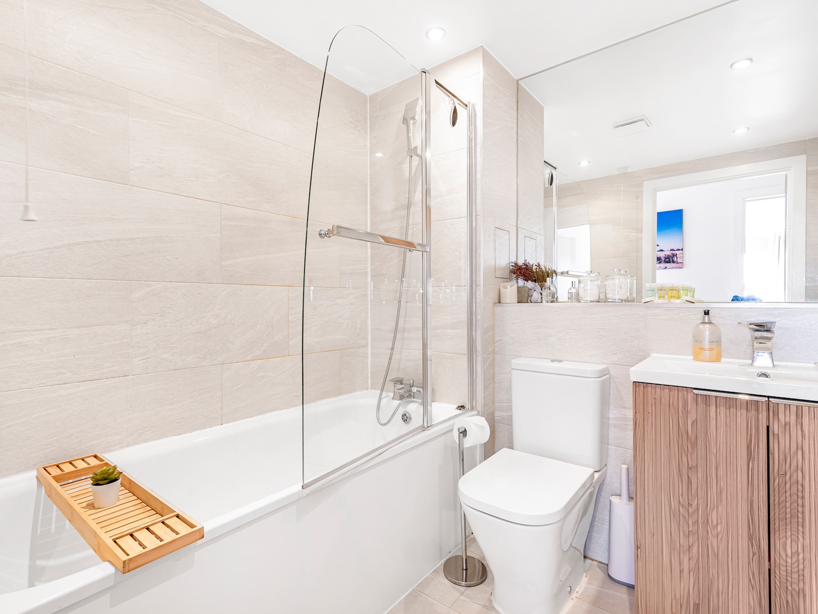 Charming Stay with a Balcony in Bow - Pass the Keys in 56 Mallard Point, 6 Rainhill Way, Bow E3 3FQ - Property image 23 - VivreStays